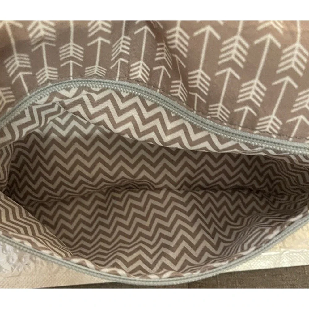 Unbranded Brown & White Arrow Print Dopp Make-up Bag 10 in x 9 in